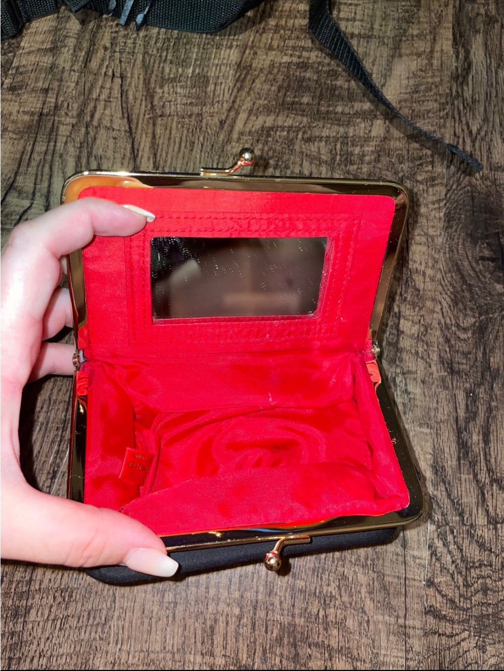 Elizabeth Arden Women's Black Kiss-Lock Clasp Wallet with Red Interior